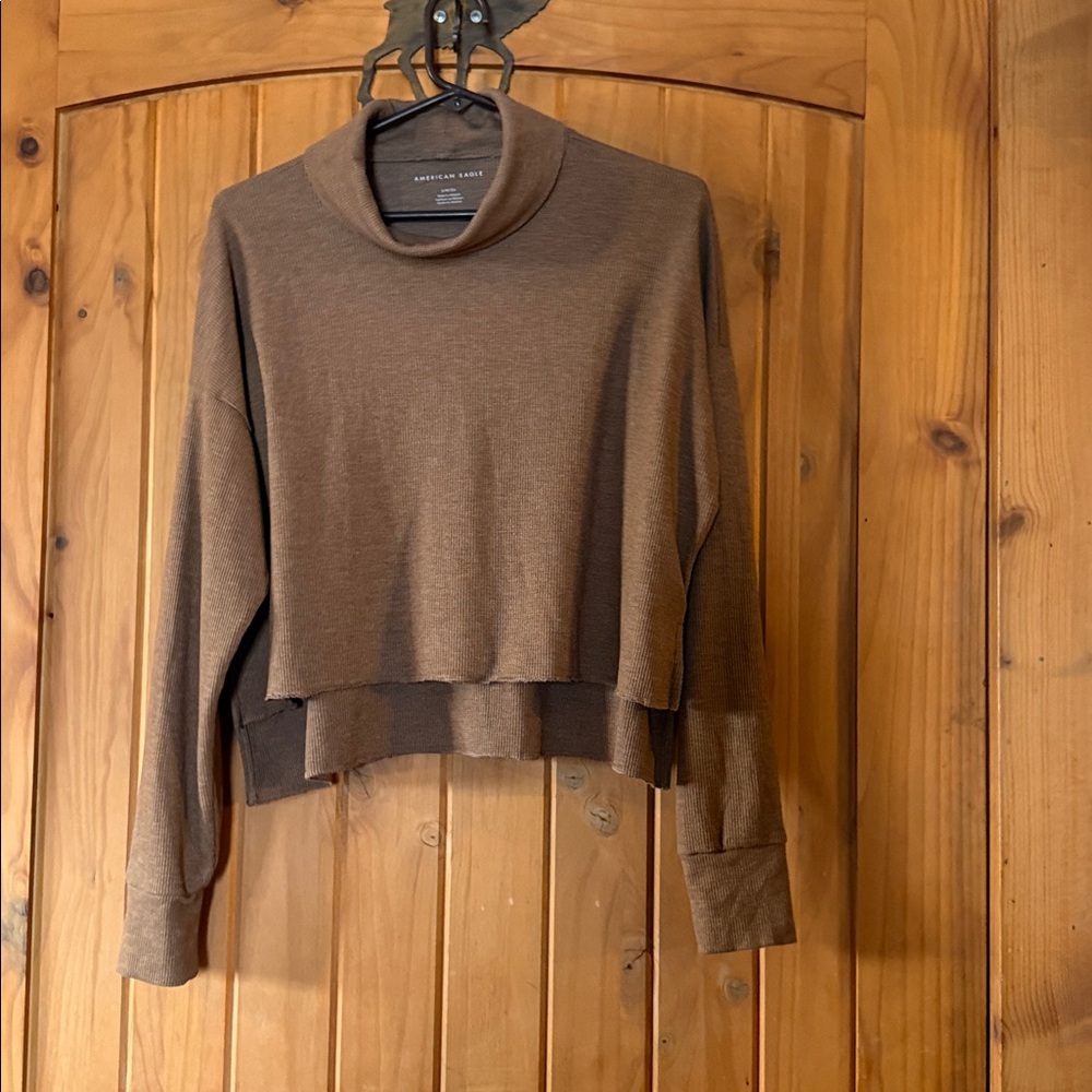 American Eagle top